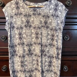 Rose & Olive Blue/Gray Patterned Short Sleeve Top
